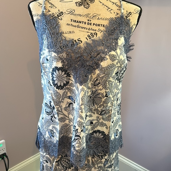 Gold Hawk Tops - 100% Silk cami, Blue and White lace, size Med. small skirt sold separately